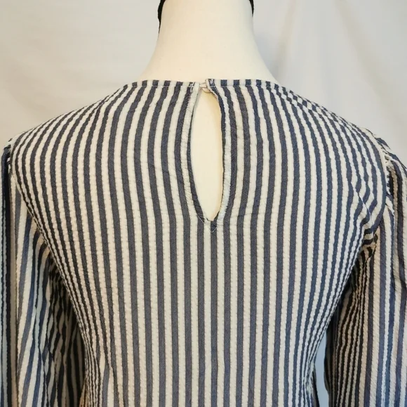 H&M Blue/White Blouse - Sz 2 - Picture 4 of 8